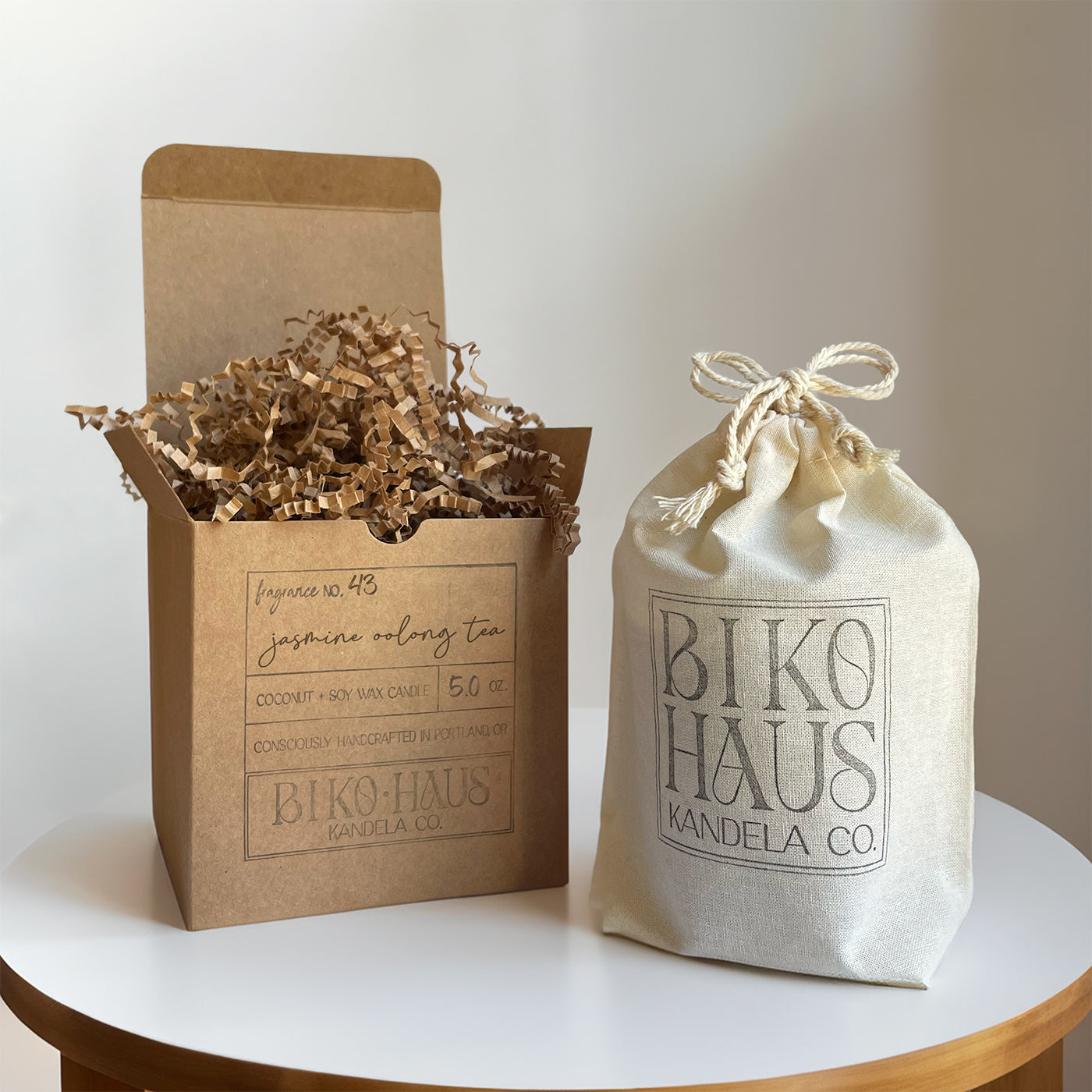 Jasmine Oolong Tea // Ginto Konkreto Kandela