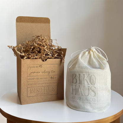 Jasmine Oolong Tea // Serene-Being Konkreto Kandela