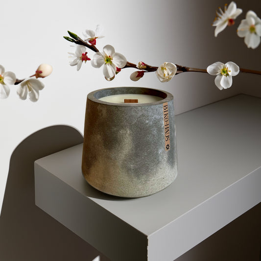 Yuzu Blossom + Hinoki Smoke // Ombré Konkreto Kandela